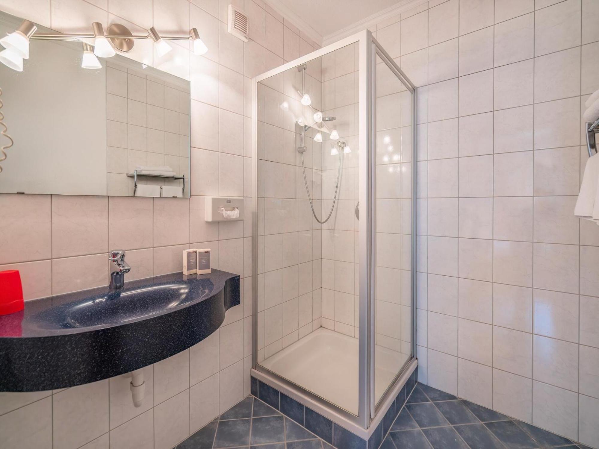 Scenic Apartment In Top Location นอยชติฟ อิม ชตูไปทัล ภายนอก รูปภาพ